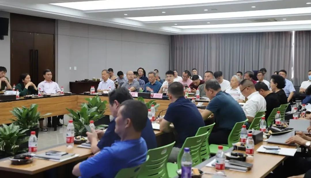 卓越企業(yè)家學(xué)習(xí)俱樂(lè)部走進(jìn)通力科技參觀學(xué)習(xí)！